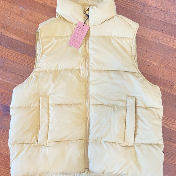 Girlfriend Collective puffer vest, Yellow. - Picture 3 of 3